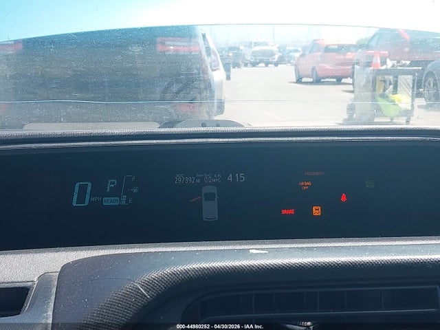 JTDKDTB3XE1081581 Toyota Prius C Three