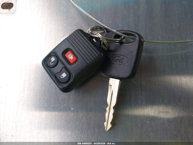 Продажа на аукционе авто 2000 Ford Explorer Limited, vin: 1FMDU65E7YZA66089, номер лота: 44980291