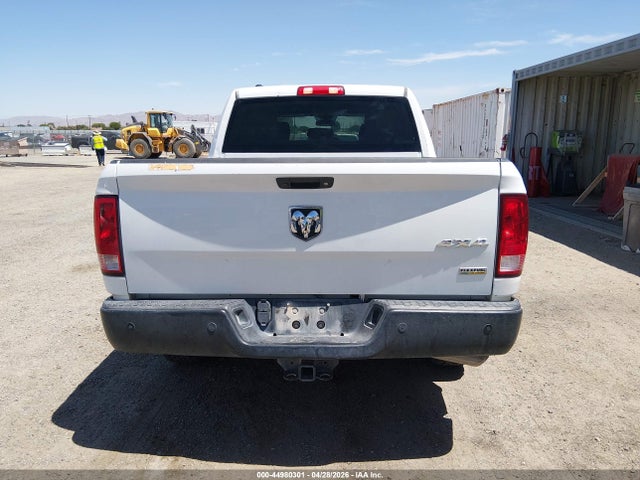 1C6RR7KG9JS297234 RAM 1500 Tradesman 4x4 5&#039;7 Box