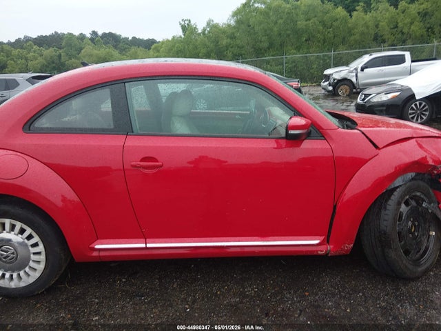 2015 Volkswagen Beetle 1.8t მანქანა იყიდება აუქციონზე, vin: 3VWJ17AT1FM617428, აუქციონის ნომერი: 44980347