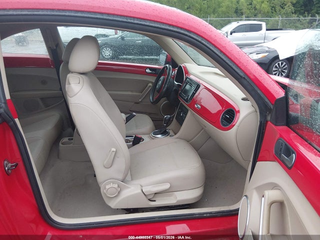 2015 Volkswagen Beetle 1.8t მანქანა იყიდება აუქციონზე, vin: 3VWJ17AT1FM617428, აუქციონის ნომერი: 44980347