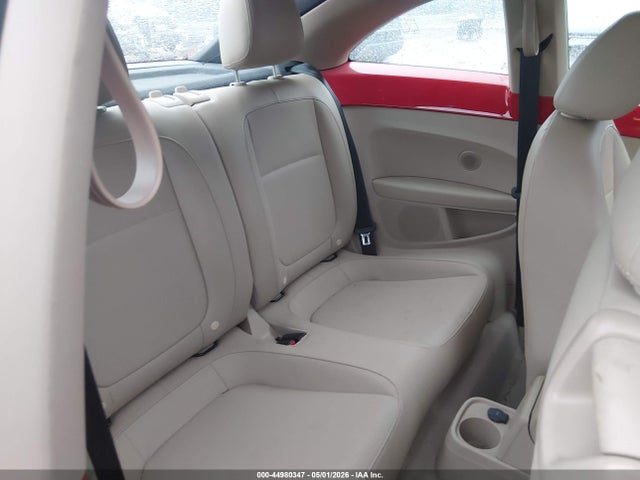 2015 Volkswagen Beetle 1.8t მანქანა იყიდება აუქციონზე, vin: 3VWJ17AT1FM617428, აუქციონის ნომერი: 44980347