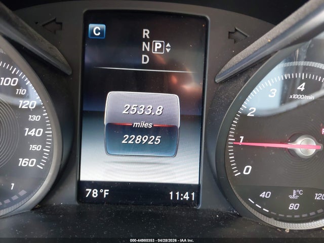 44980353 :رقم المزاد ، 55SWF4JBXFU093019 vin ، 2015 Mercedes-benz C 300 مزاد بيع