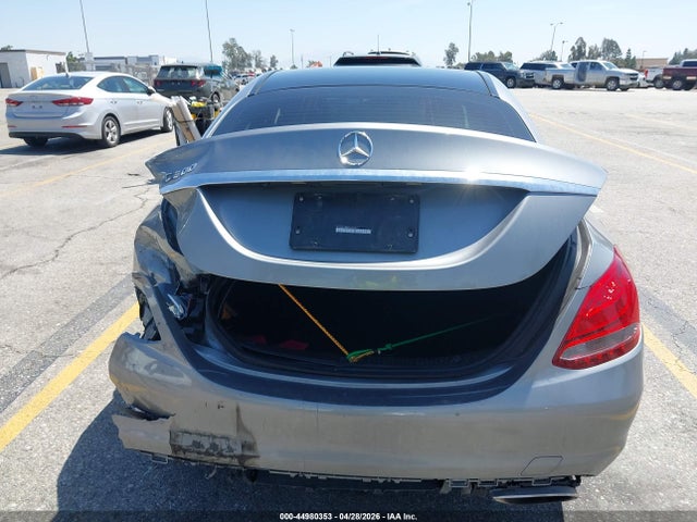 44980353 :رقم المزاد ، 55SWF4JBXFU093019 vin ، 2015 Mercedes-benz C 300 مزاد بيع