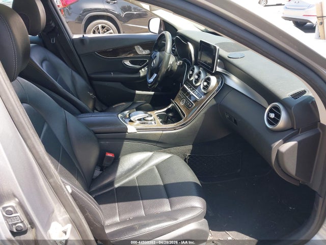 44980353 :رقم المزاد ، 55SWF4JBXFU093019 vin ، 2015 Mercedes-benz C 300 مزاد بيع