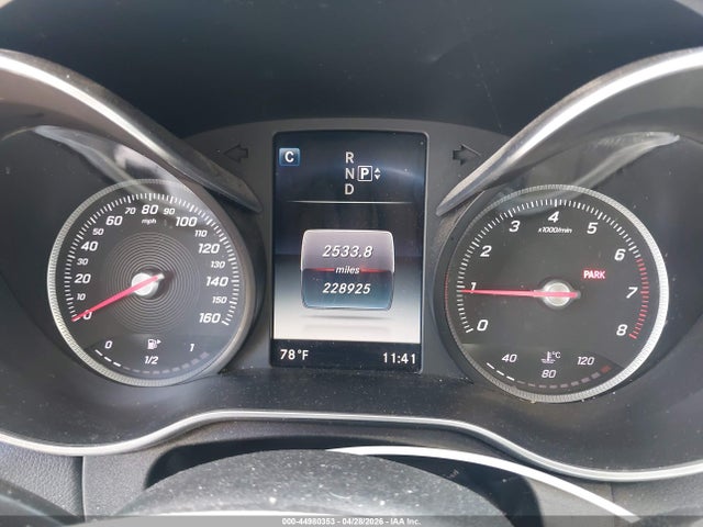 44980353 :رقم المزاد ، 55SWF4JBXFU093019 vin ، 2015 Mercedes-benz C 300 مزاد بيع