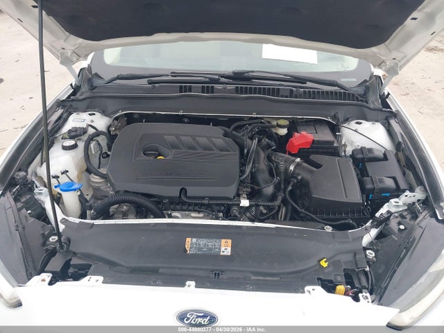 3FA6P0HD4FR182359 Ford FUSION SE