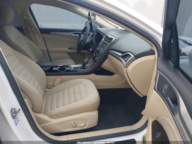 3FA6P0HD4FR182359 Ford FUSION SE