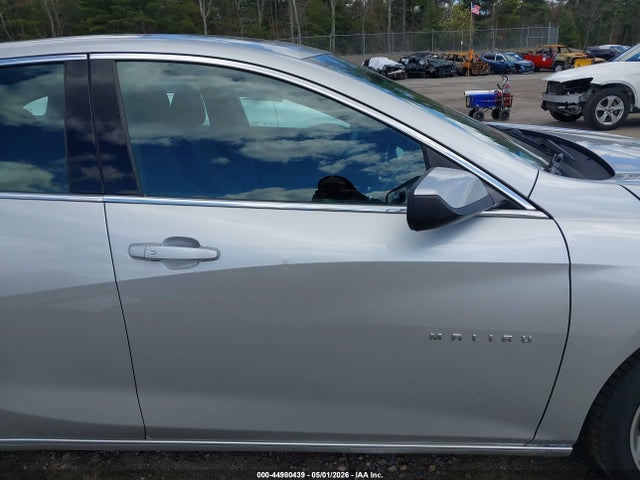 1G1ZD5ST3NF175517 Chevrolet Malibu Fwd Lt