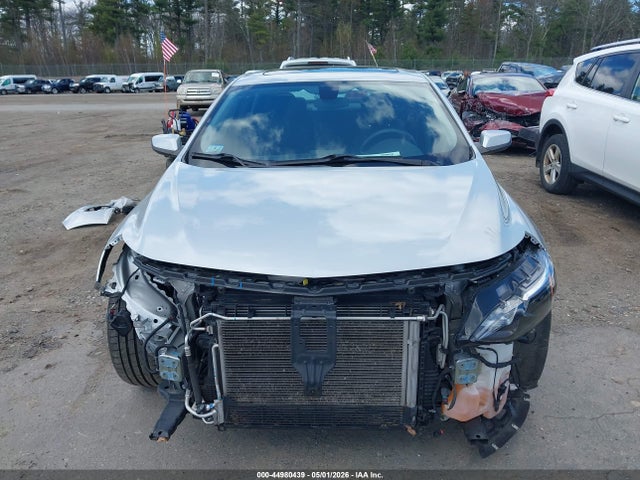 1G1ZD5ST3NF175517 Chevrolet Malibu Fwd Lt