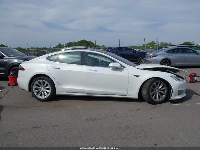 2018 Tesla Model S 100d/75d/p100d მანქანა იყიდება აუქციონზე, vin: 5YJSA1E28JF244326, აუქციონის ნომერი: 44980458