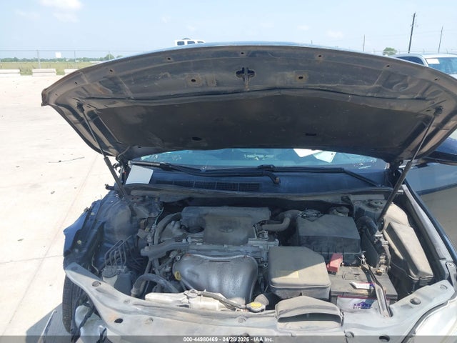 44980469 :رقم المزاد ، 4T1BF1FK7FU052454 vin ، 2015 Toyota Camry Se مزاد بيع