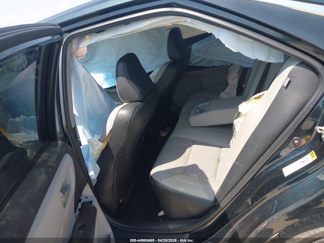 44980469 :رقم المزاد ، 4T1BF1FK7FU052454 vin ، 2015 Toyota Camry Se مزاد بيع