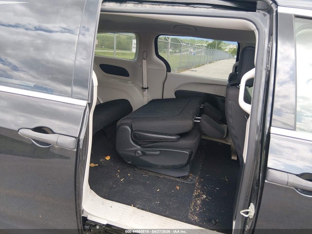 Продажа на аукционе авто 2020 Chrysler Voyager L, vin: 2C4RC1AGXLR264255, номер лота: 44980510
