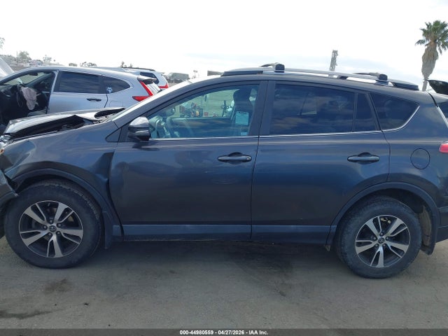 2T3RFREV1JW844561 Toyota Rav4 Xle