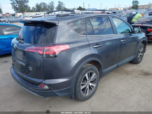 2T3RFREV1JW844561 Toyota Rav4 Xle