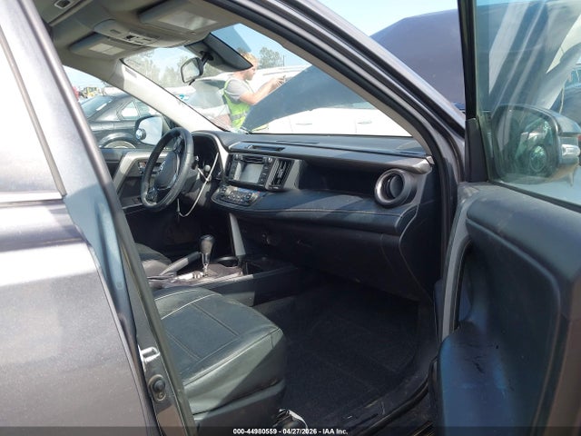 2T3RFREV1JW844561 Toyota Rav4 Xle