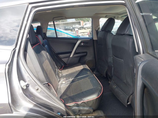 2T3RFREV1JW844561 Toyota Rav4 Xle