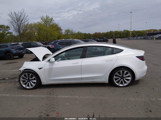 Tesla Model 3 Long Range/performance 2019 5YJ3E1EB4KF195734 Image 13