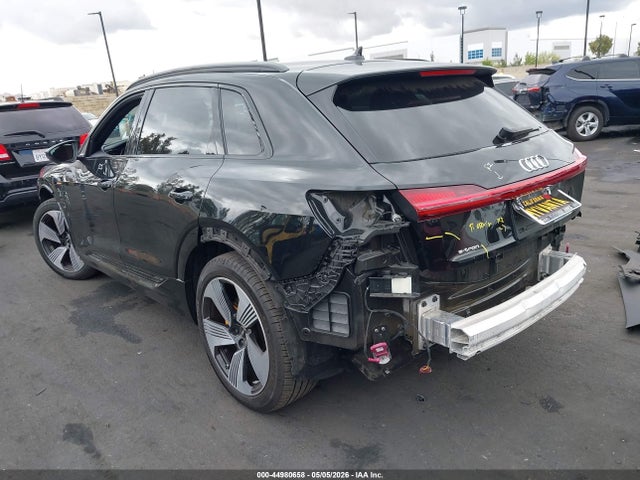 WA1LAAGE0PB004219 Audi E-tron Premium Plus Quattro