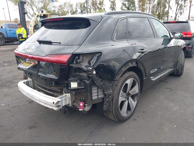 WA1LAAGE0PB004219 Audi E-tron Premium Plus Quattro
