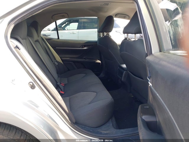 44980677 :رقم المزاد ، 4T1C11AK4NU034714 vin ، 2022 Toyota Camry Le مزاد بيع