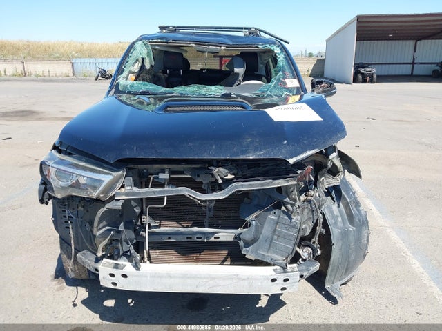44980685 :رقم المزاد ، JTEBU5JR9J5564995 vin ، 2018 Toyota 4runner Trd Off Road Premium مزاد بيع