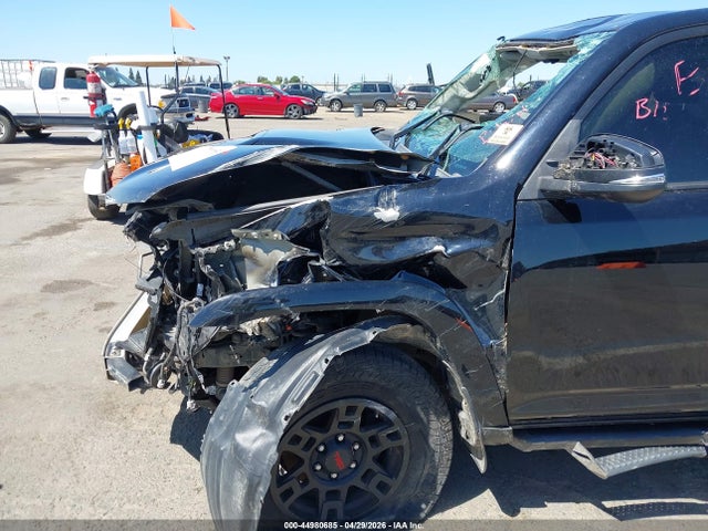 44980685 :رقم المزاد ، JTEBU5JR9J5564995 vin ، 2018 Toyota 4runner Trd Off Road Premium مزاد بيع
