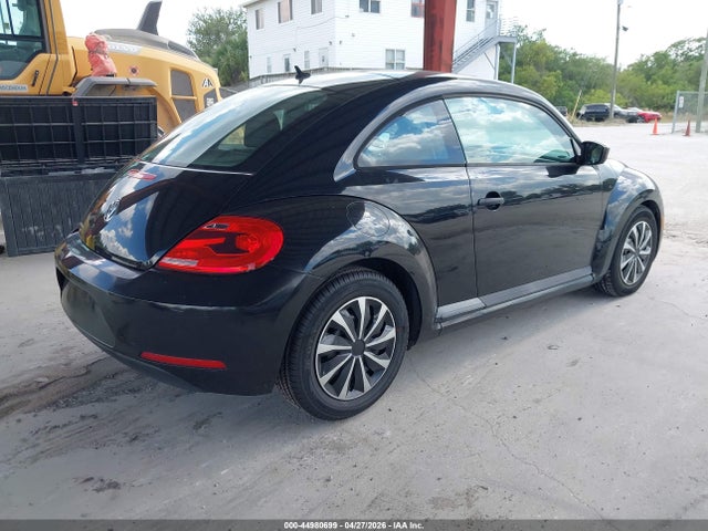 2013 Volkswagen Beetle 2.5l Entry მანქანა იყიდება აუქციონზე, vin: 3VWFP7AT1DM645232, აუქციონის ნომერი: 44980699