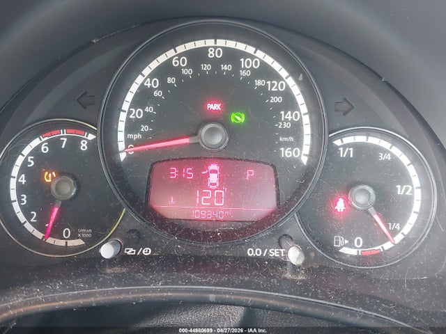 2013 Volkswagen Beetle 2.5l Entry მანქანა იყიდება აუქციონზე, vin: 3VWFP7AT1DM645232, აუქციონის ნომერი: 44980699