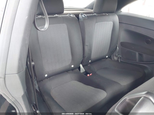 2013 Volkswagen Beetle 2.5l Entry მანქანა იყიდება აუქციონზე, vin: 3VWFP7AT1DM645232, აუქციონის ნომერი: 44980699