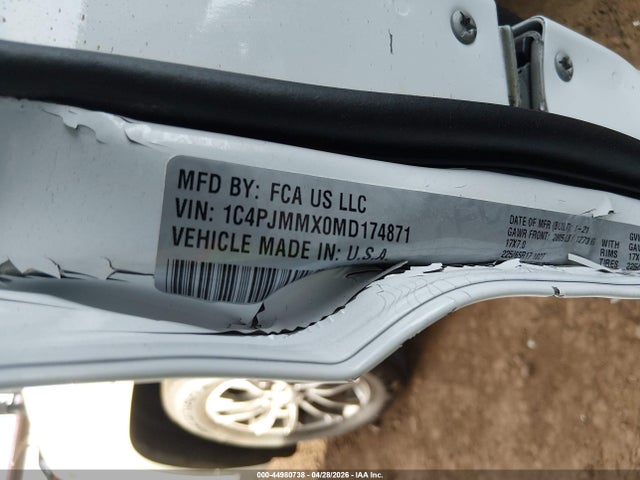 44980738 :رقم المزاد ، 1C4PJMMX0MD174871 vin ، 2021 Jeep Cherokee Latitude Lux 4x4 مزاد بيع