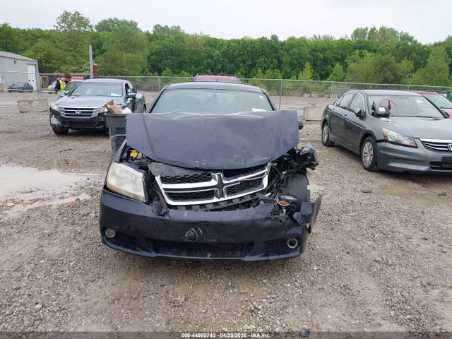 44980740 :رقم المزاد ، 1B3BD2FB7BN506949 vin ، 2011 Dodge Avenger Lux مزاد بيع