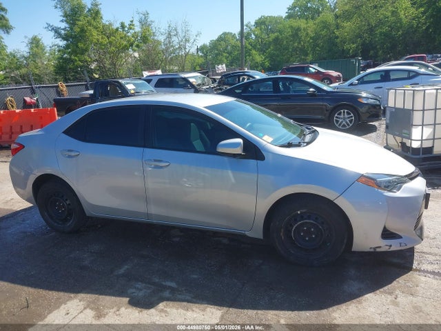 Aukcja sprzedaży 2018 Toyota Corolla Le, vin: 5YFBURHE7JP761813, numer aukcji: 44980750