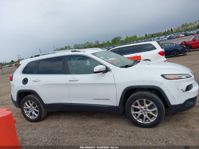 2015 Jeep Cherokee Latitude მანქანა იყიდება აუქციონზე, vin: 1C4PJLCB3FW578707, აუქციონის ნომერი: 44980876