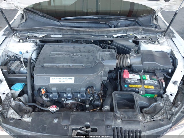 1HGCR3F9XGA020689 Honda Accord Touring