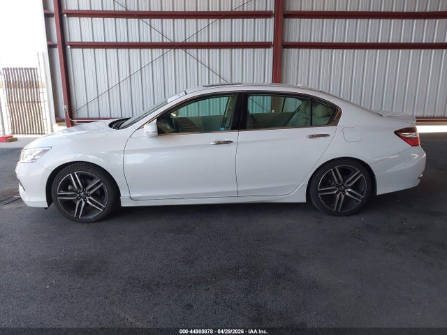 1HGCR3F9XGA020689 Honda Accord Touring