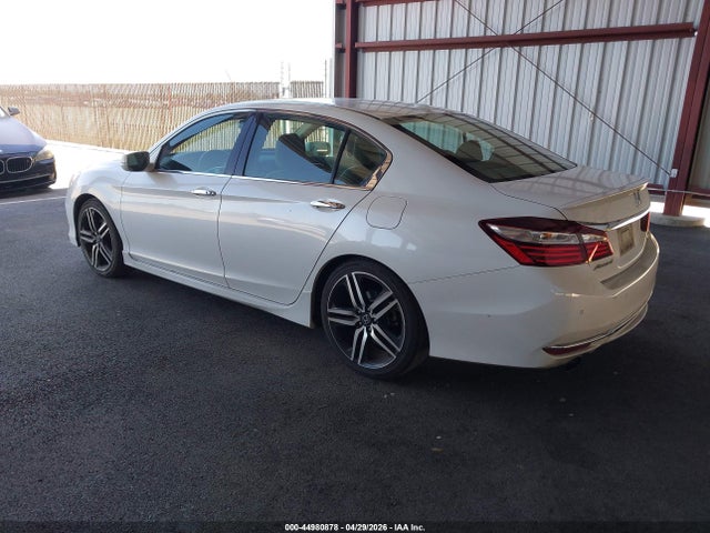 1HGCR3F9XGA020689 Honda Accord Touring