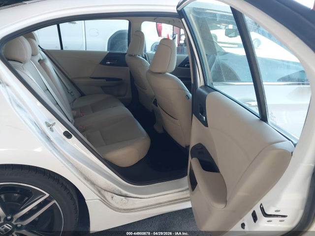 1HGCR3F9XGA020689 Honda Accord Touring