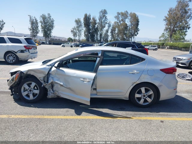 KMHD84LFXHU388856 Hyundai ELANTRA SE