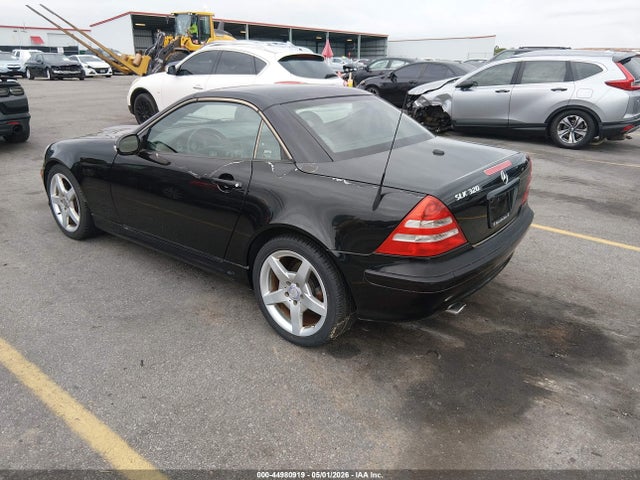 44980919 :رقم المزاد ، WDBKK65F54F302632 vin ، 2004 Mercedes-benz Slk 320 مزاد بيع
