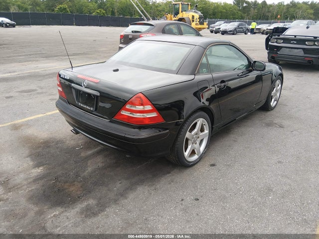 44980919 :رقم المزاد ، WDBKK65F54F302632 vin ، 2004 Mercedes-benz Slk 320 مزاد بيع