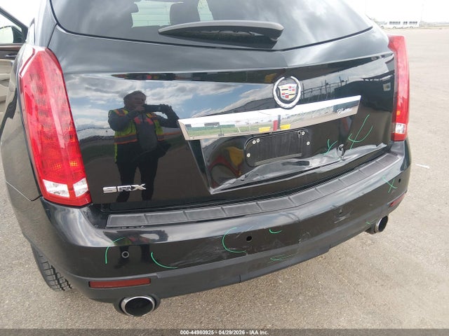 44980925 :رقم المزاد ، 3GYFNAEY3BS675802 vin ، 2011 Cadillac Srx Luxury Collection مزاد بيع