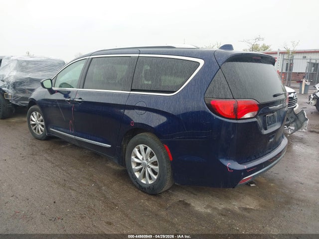 2018 Chrysler Pacifica Touring L მანქანა იყიდება აუქციონზე, vin: 2C4RC1BG6JR113702, აუქციონის ნომერი: 44980949