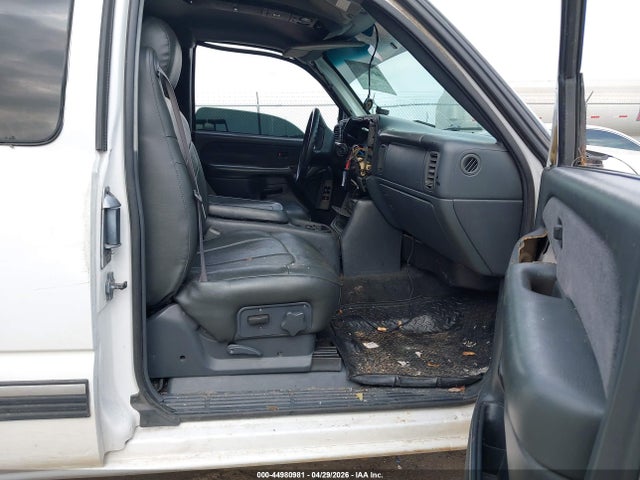 2000 Chevrolet Silverado 1500 Ls მანქანა იყიდება აუქციონზე, vin: 1GCEK19T9YZ318306, აუქციონის ნომერი: 44980981