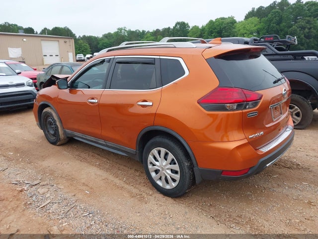 44981012 :رقم المزاد ، 5N1AT2MT5HC838400 vin ، 2017 Nissan Rogue S مزاد بيع