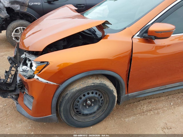 44981012 :رقم المزاد ، 5N1AT2MT5HC838400 vin ، 2017 Nissan Rogue S مزاد بيع