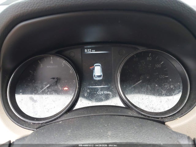 44981012 :رقم المزاد ، 5N1AT2MT5HC838400 vin ، 2017 Nissan Rogue S مزاد بيع