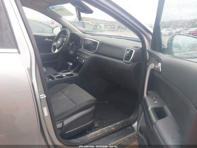 Продажа на аукционе авто 2020 Kia Sportage Lx, vin: KNDPMCAC0L7811838, номер лота: 44981040