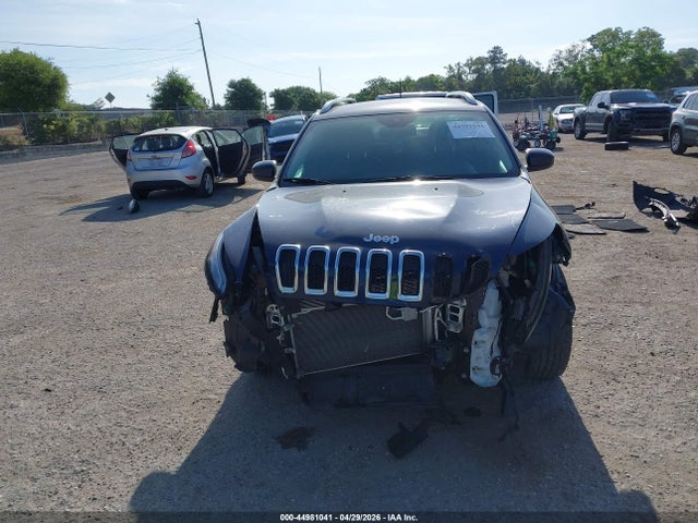 44981041 :رقم المزاد ، 1C4PJLLX9JD580669 vin ، 2018 Jeep Cherokee Latitude Plus Fwd مزاد بيع